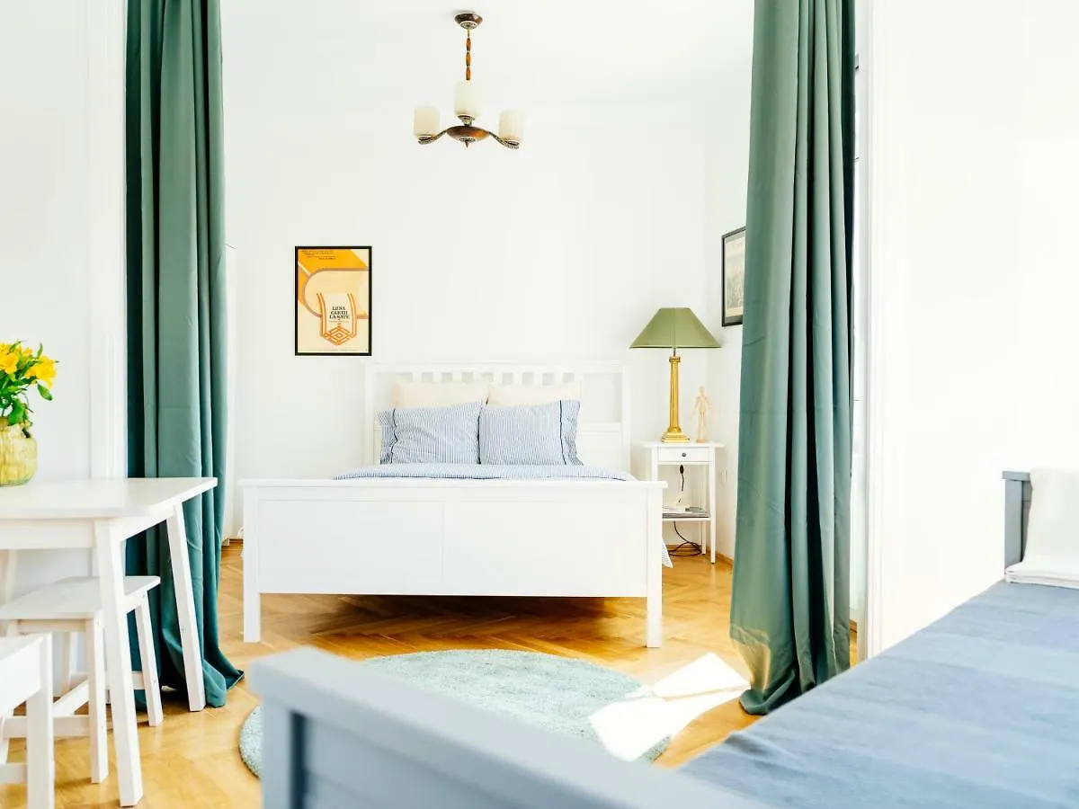 City Retro Studio In The Middle Of Old Town Bucureşti Apartament
